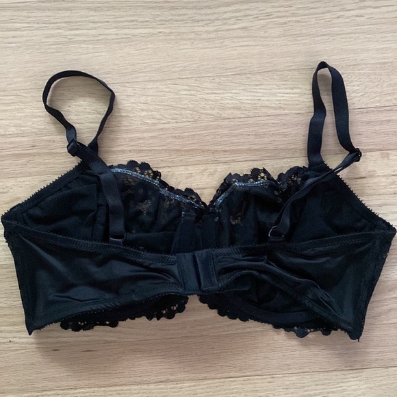 Victoria’s Secret Underwire Lace Bra - Picture 4 of 7